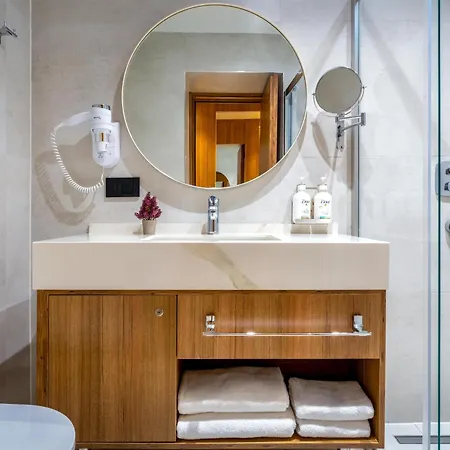 Western Premier Hidden Hills 5* Istambul