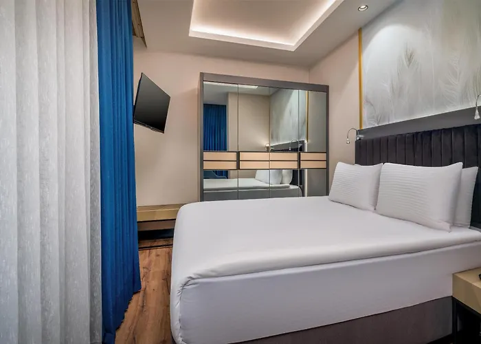 Western Premier Hidden Hills 5*