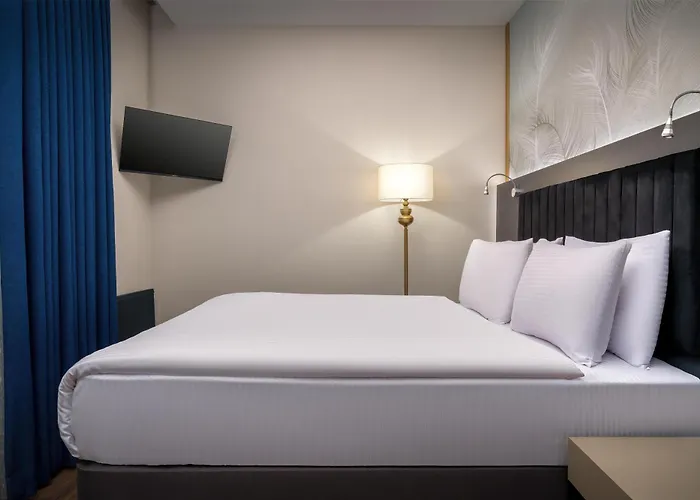 Western Premier Hidden Hills Hotel