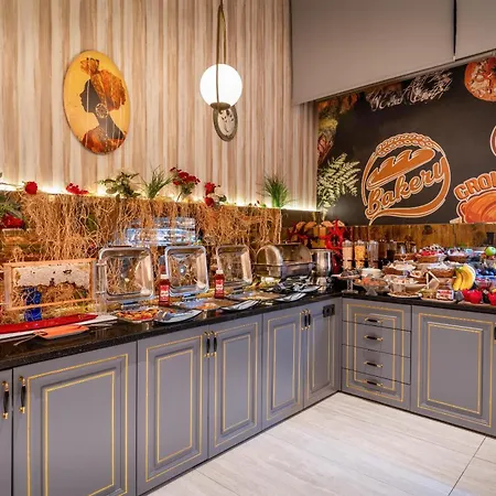 Отель Western Premier Hidden Hills 5*