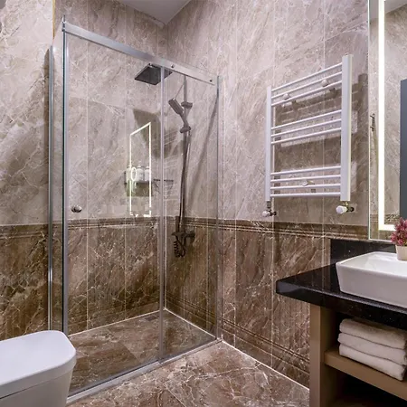Отель Western Premier Hidden Hills Стамбул